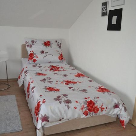 Guesthouse Zalac Слуни Екстериор снимка