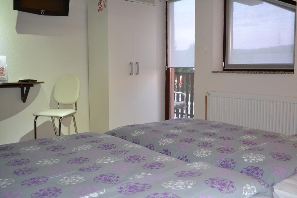Guesthouse Zalac Слуни Екстериор снимка