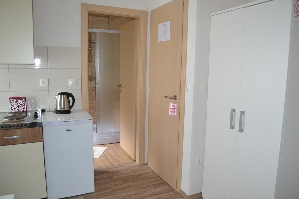 Guesthouse Zalac Слуни Екстериор снимка