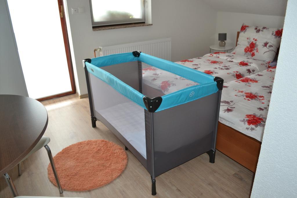 Guesthouse Zalac Слуни Екстериор снимка
