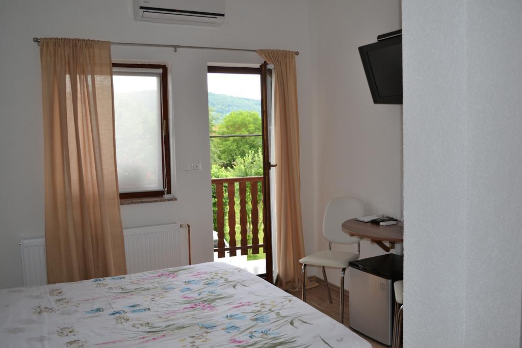 Guesthouse Zalac Слуни Екстериор снимка