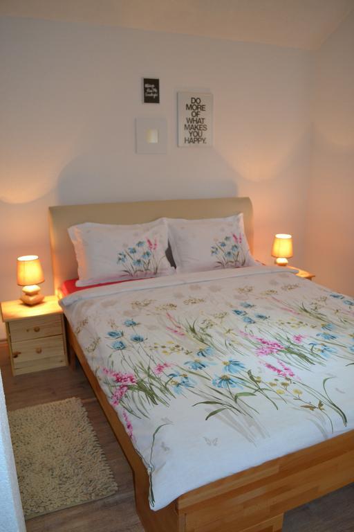 Guesthouse Zalac Слуни Екстериор снимка