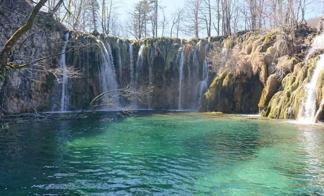Guesthouse Zalac Слуни Екстериор снимка